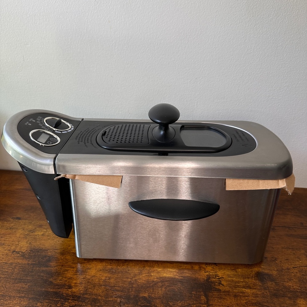 GE Deep Fryer 3.0 Liter with Digital Timer - Stainless Steel 1500W